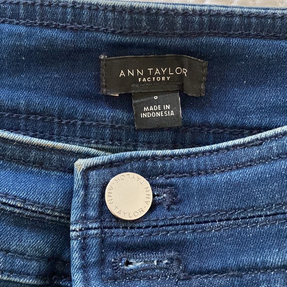 Ann Taylor factory dark blue denim high waisted band waist jeans women’s size 8 - Picture 5 of 8